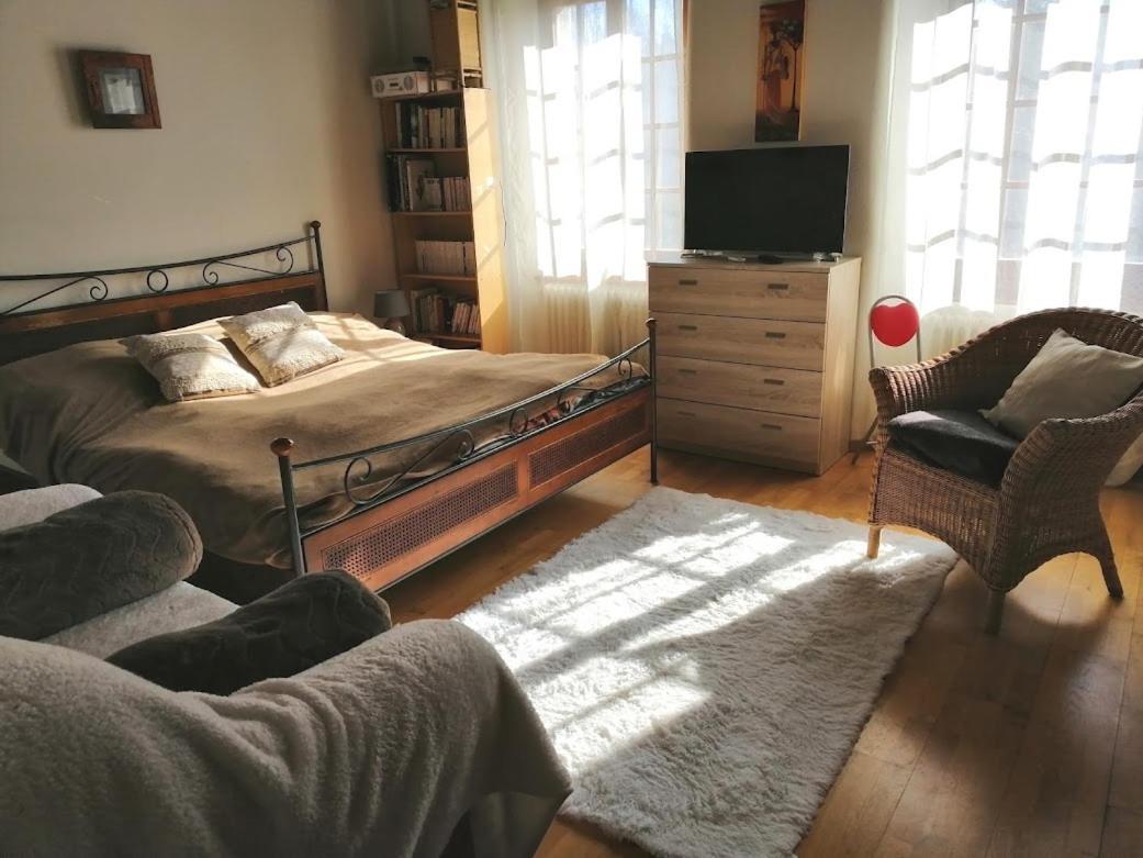 Chambres D'Hotes Chez Pierrot Et Flo Vugelles-La Mothe Ngoại thất bức ảnh